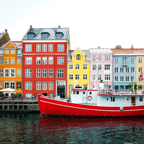 北欧デンマークの色とりどりの建物